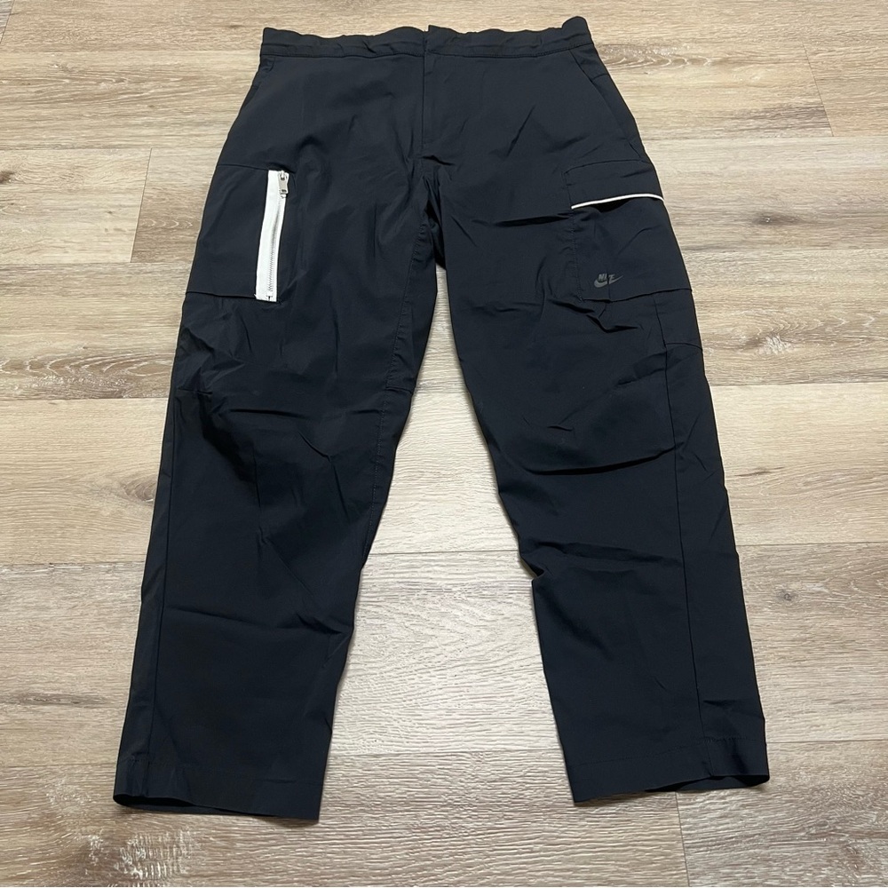 Nike Sportswear Essentials Woven Cargo Tech Pants Mens Size 34 DD7034 010 Black